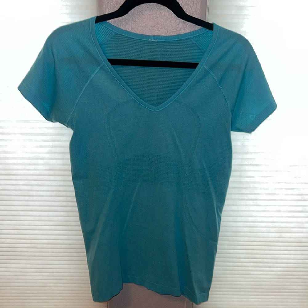 lululemon v neck shirt